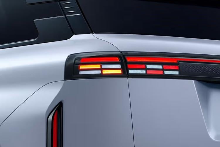 4064275 1.5T SHS Black Luxury 5dr Auto