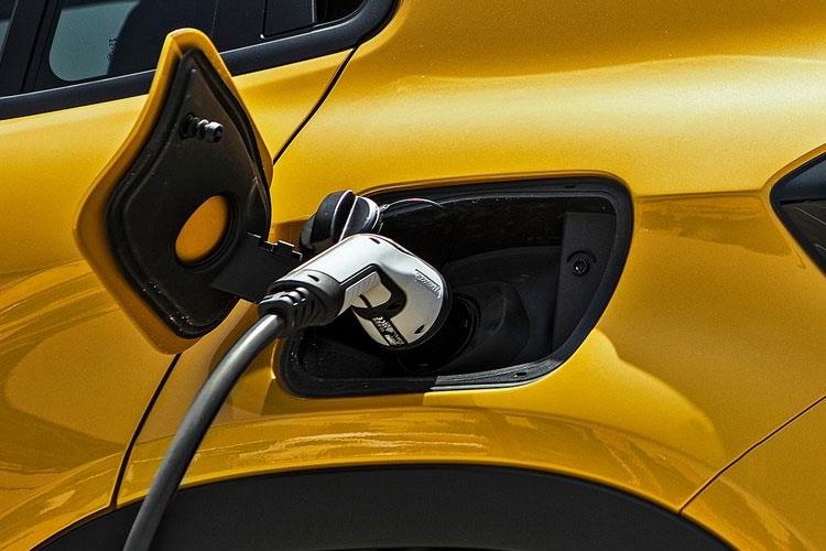 3909849 115kW e-Summit 54kWh 5dr Auto