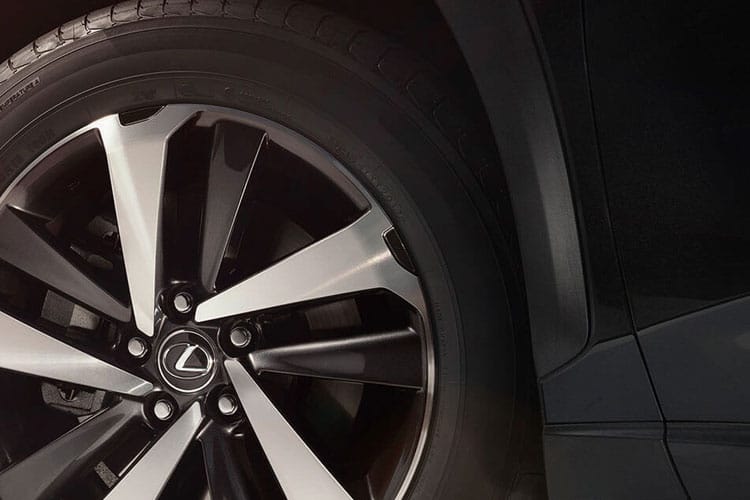 3958907 350h 197 Premium Plus 5dr E-CVT