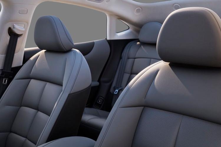 3976641 217kW Standard Range 75kWh 5dr Auto