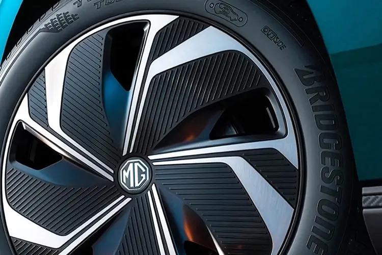 4061128 320kW XPOWER 64kWh 5dr Auto