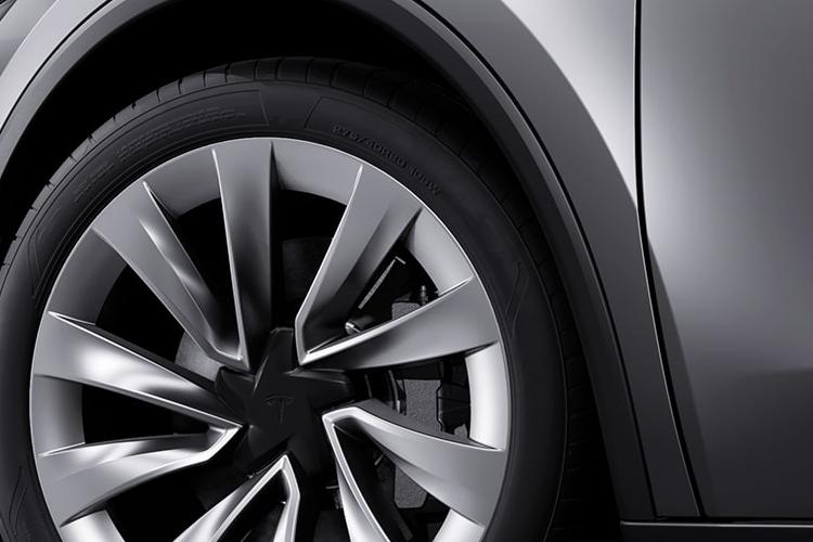 3979013 Performance AWD 5dr Auto