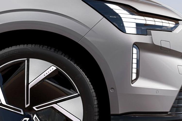 4037668 500kW Twin Motor Performance Ultra 106kWh 5dr Auto