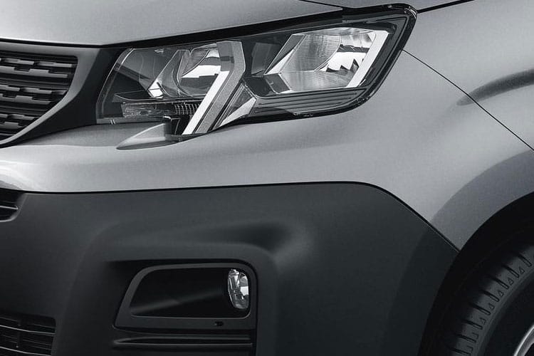 3781403 100kW 52kWh Asphalt Van Auto