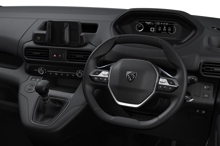 3943534 100kW 52kWh Professional Plus Van Auto