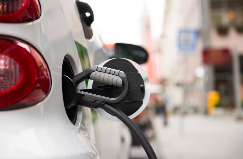 New Survey Launched to Improve Cross Pavement Charging for EV Drivers